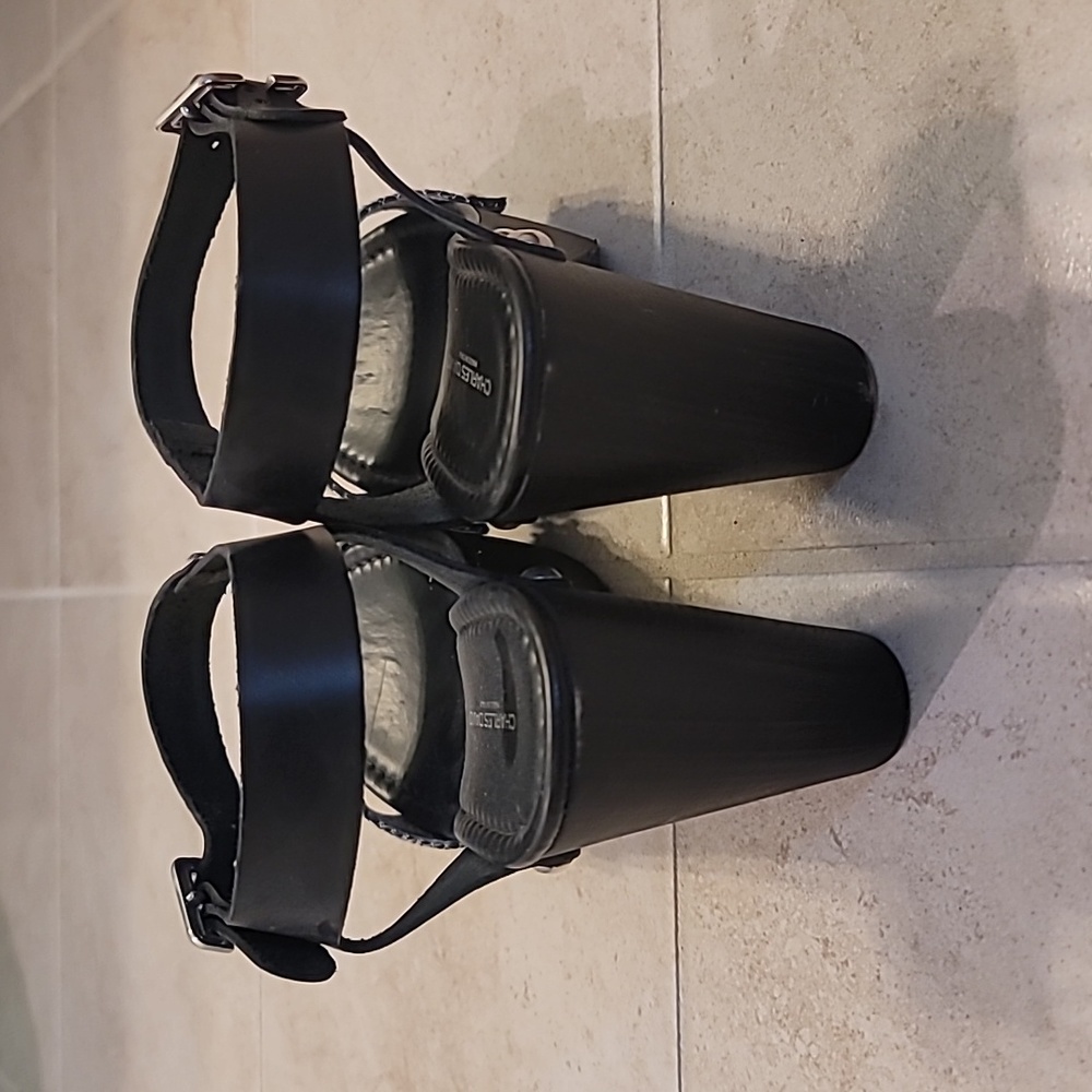 Sandals - Picture 3 of 3